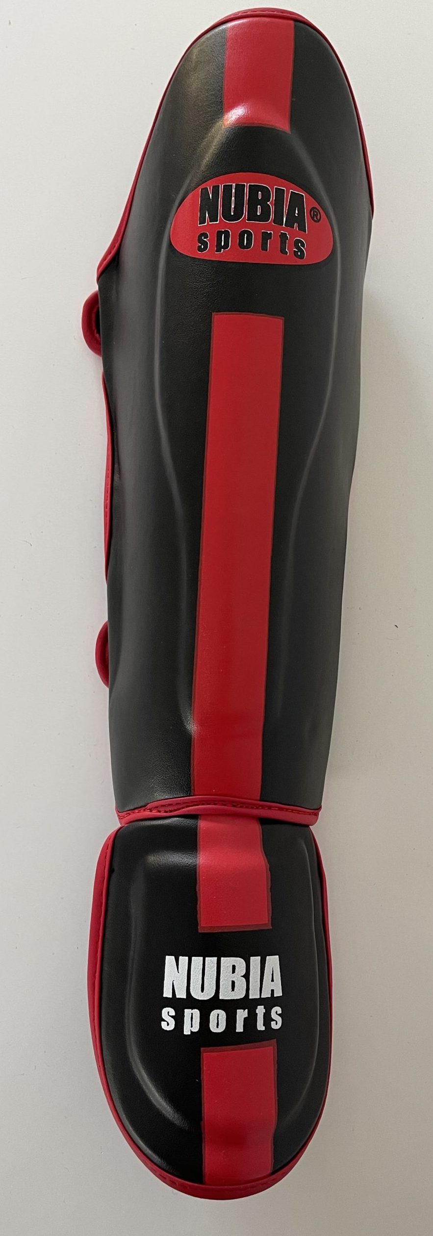 NUBIA-SPORTS Schienbeinschoner PU schwarz/rot NUBIA-SPORTS Schienbeinschoner PU schwarz/rot